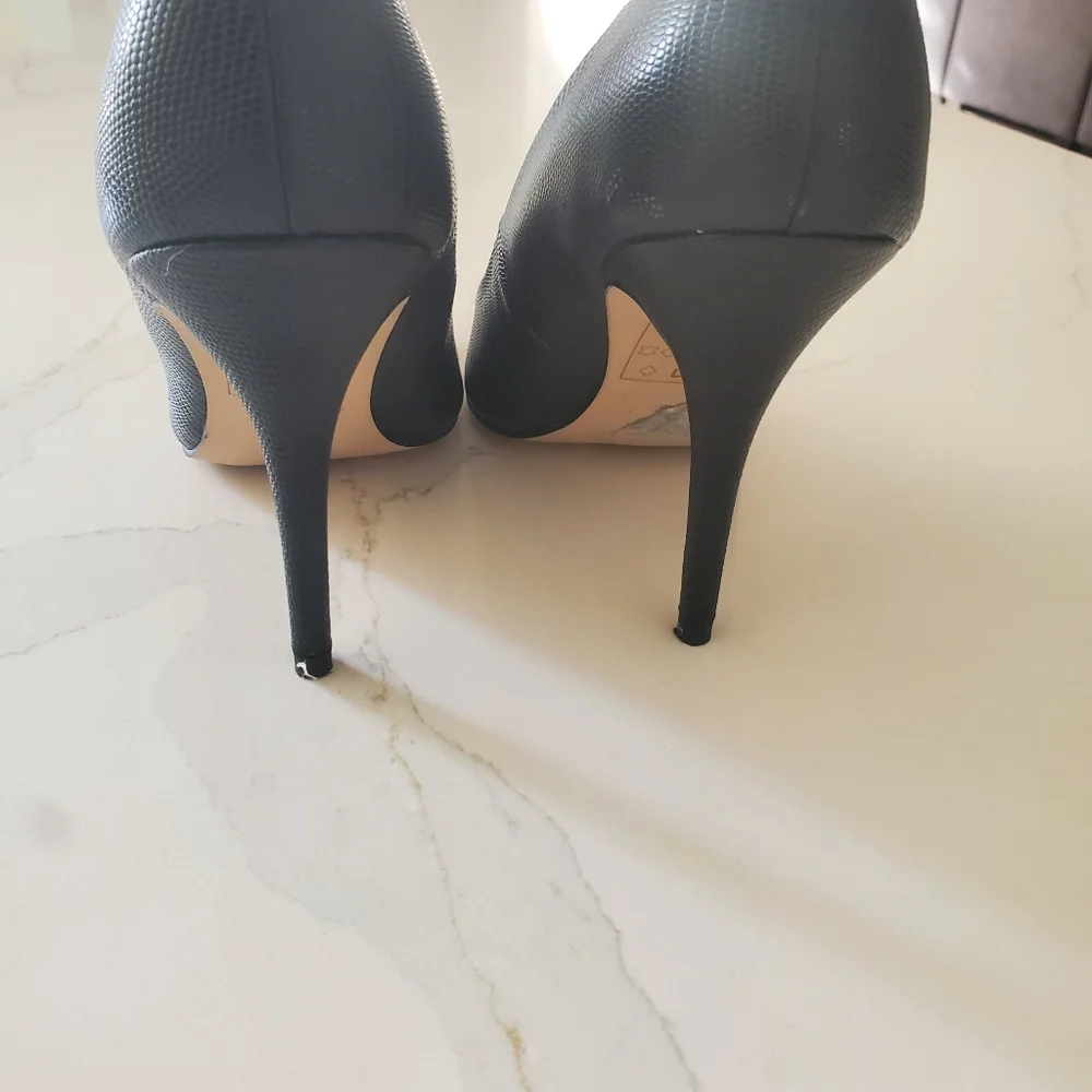 Heels - Picture 4 of 6